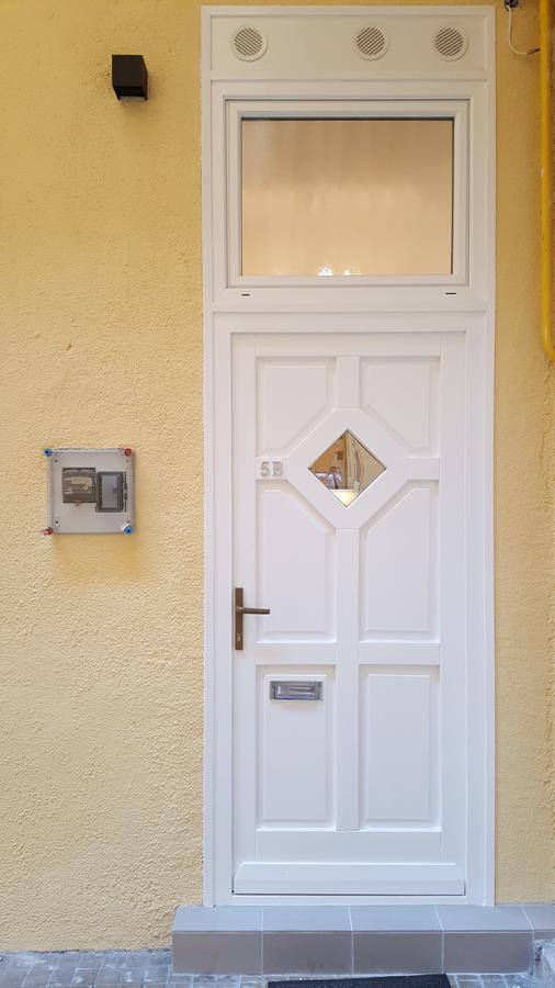 Authentic Akacfa Apartment Будапеща Екстериор снимка