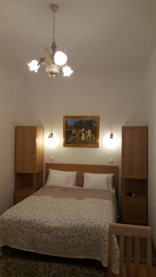 Authentic Akacfa Apartment Будапеща Екстериор снимка