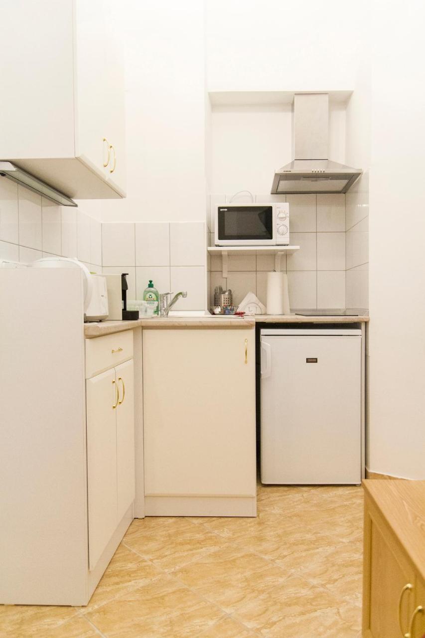 Authentic Akacfa Apartment Будапеща Екстериор снимка