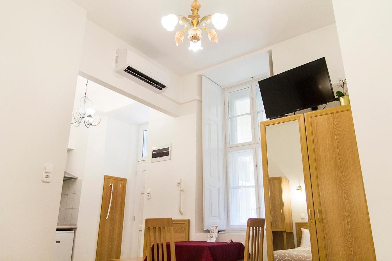 Authentic Akacfa Apartment Будапеща Екстериор снимка
