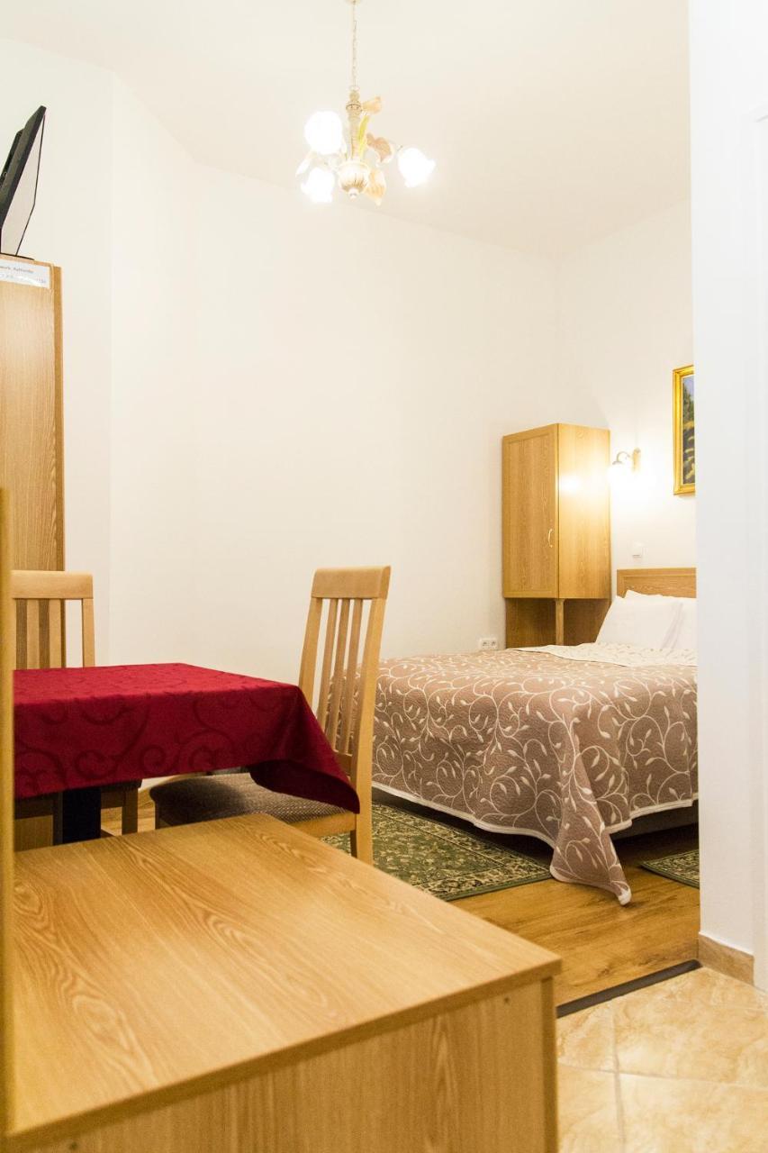 Authentic Akacfa Apartment Будапеща Екстериор снимка